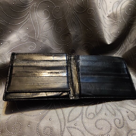 Genuine Eel Skin Black Pocket Bifold Wallet – Slim Design, 6 Card Slots - Picture 10 of 12